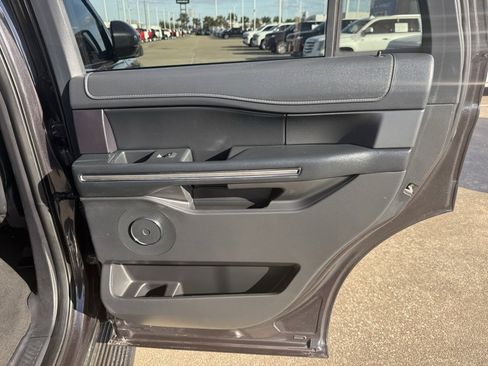 Used 2024 Ford Expedition XLT image 42