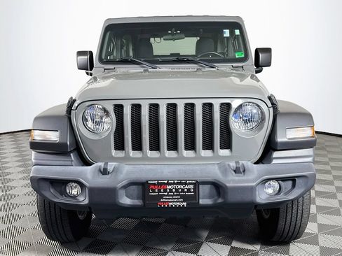 Used 2019 Jeep Wrangler Sport AWD/4WD image 2
