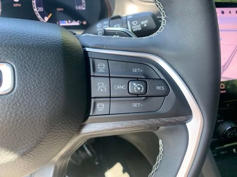 Used 2024 Jeep Grand Cherokee Limited w/ Luxury Tech Group II AWD/4WD image 26