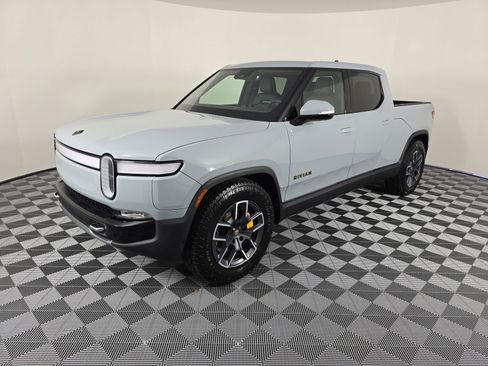 Used 2023 Rivian R1T Launch Edition image 1