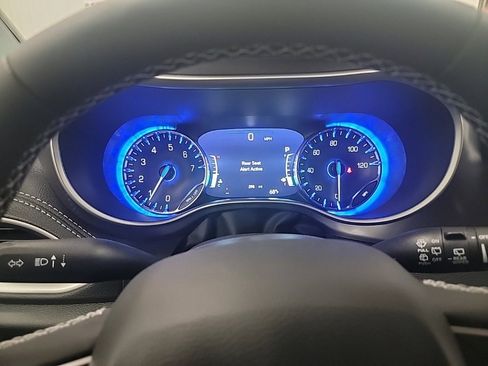 New 2025 Chrysler Pacifica Select image 17