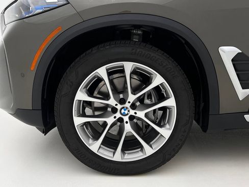 Used 2024 BMW X5 xDrive40i w/ Premium Package AWD/4WD image 27