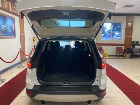 Used 2018 Ford Escape SE image 11