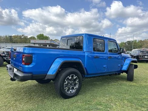 New 2026 Jeep Gladiator Sport AWD/4WD image 9