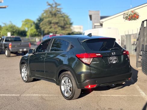 Used 2017 Honda HR-V LX image 4