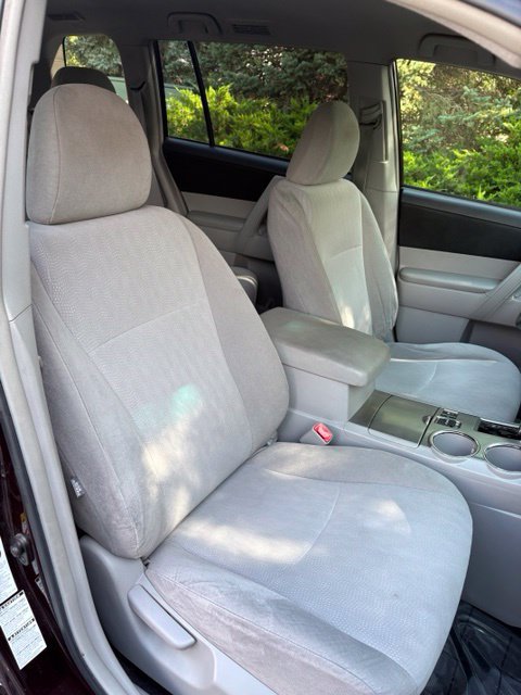 Used 2012 Toyota Highlander 4WD w/ Tow Pkg image 17