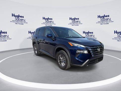 Used 2026 Nissan Rogue SV AWD/4WD image 3