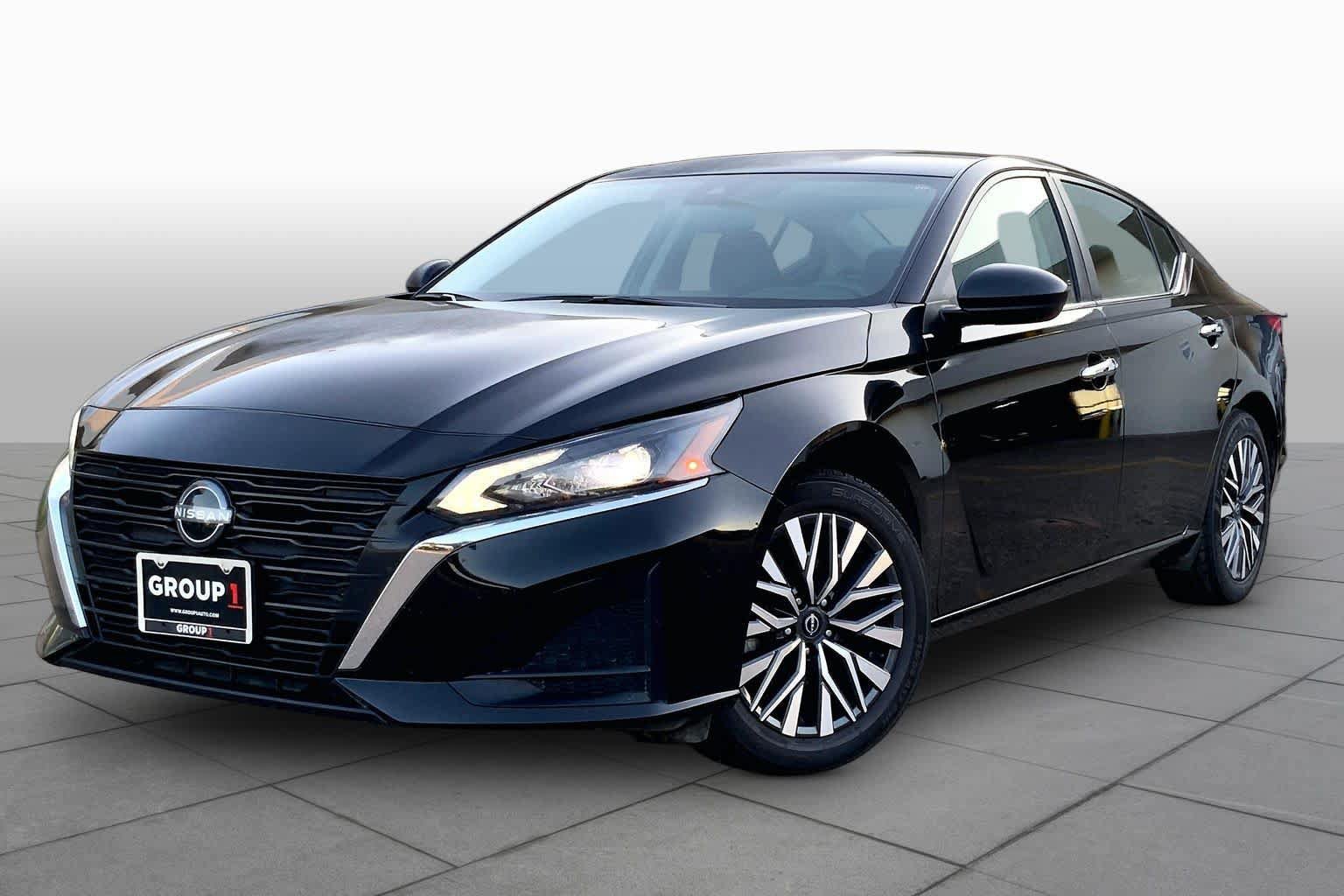 Used 2025 Nissan Altima 2.5 SV FWD image 1