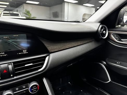 Used 2019 Alfa Romeo Giulia Ti w/ Nero Edizione image 27