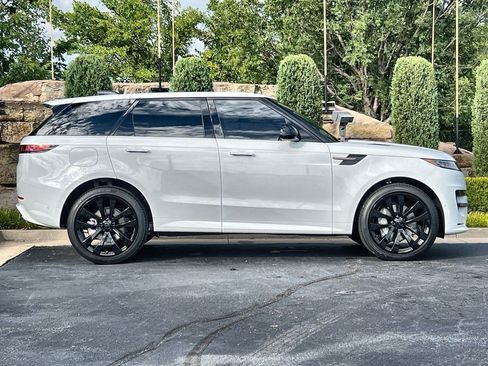 New 2026 Land Rover Range Rover Sport Dynamic SE AWD/4WD image 6