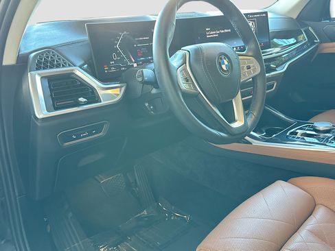 Certified 2024 BMW X7 xDrive40i image 9