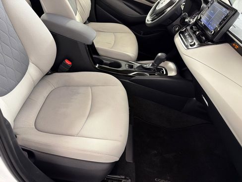 Used 2022 Toyota Corolla LE FWD image 22