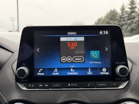 Used 2025 Nissan Sentra SV image 24