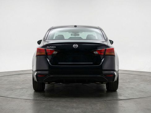 Used 2025 Nissan Altima 2.5 SV FWD image 7