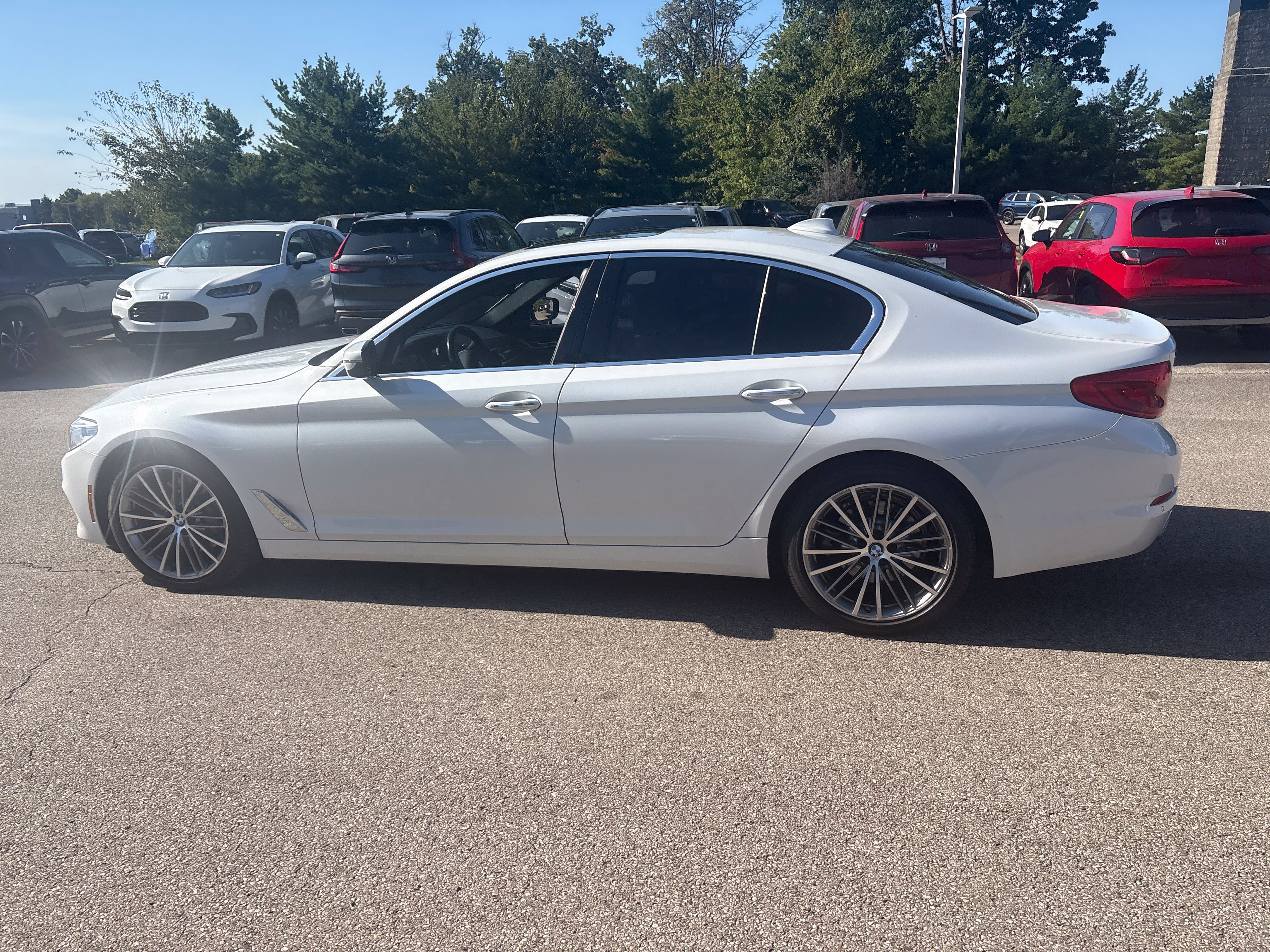 Used 2018 BMW 530i xDrive AWD/4WD image 2