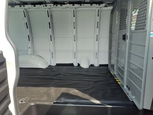 Used 2021 Chevrolet Express 2500 w/ Driver Convenience Package image 21