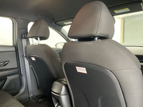 Used 2025 Hyundai Elantra SEL FWD image 11