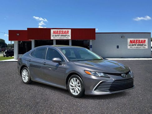 Used 2022 Toyota Camry LE FWD image 3