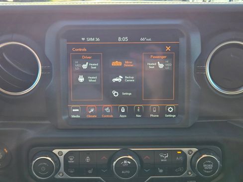 Used 2022 Jeep Wrangler Unlimited Sahara w/ Cold Weather Group AWD/4WD image 23