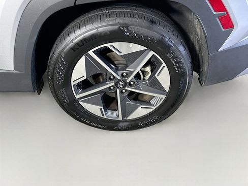 Used 2025 Hyundai Tucson SEL FWD image 11