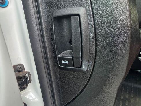 Used 2025 RAM ProMaster 2500 w/ U-Haul Equipment Group FWD image 15