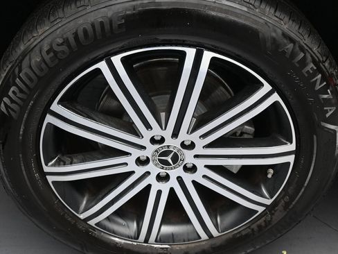 Used 2025 Mercedes-Benz GLE 450e 4MATIC w/ Winter Package image 43