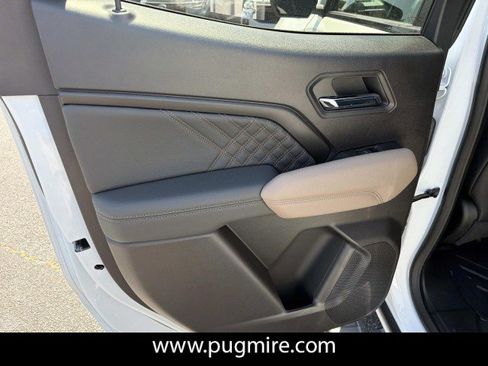 Used 2025 GMC Canyon Denali AWD/4WD image 21