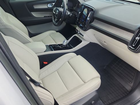 Certified 2023 Volvo XC40 B5 Plus w/ Driver Assist Package image 12