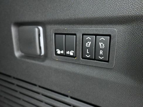 New 2026 Chevrolet Suburban RST image 12