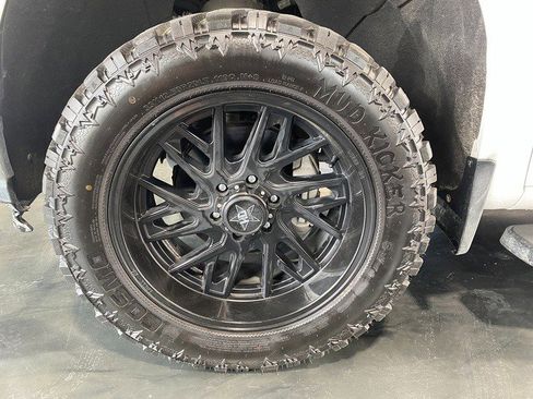 Used 2022 Chevrolet Silverado 1500 LT AWD/4WD image 10