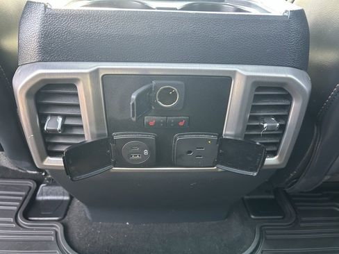 Used 2022 Ford F350 Platinum w/ FX4 Off-Road Package image 12