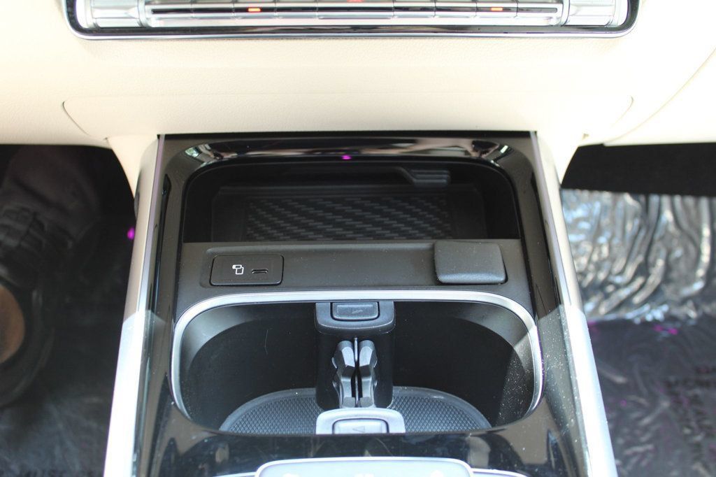 Used 2023 Mercedes-Benz EQB 300 4MATIC image 22