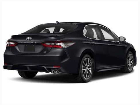 Used 2024 Toyota Camry SE FWD image 2