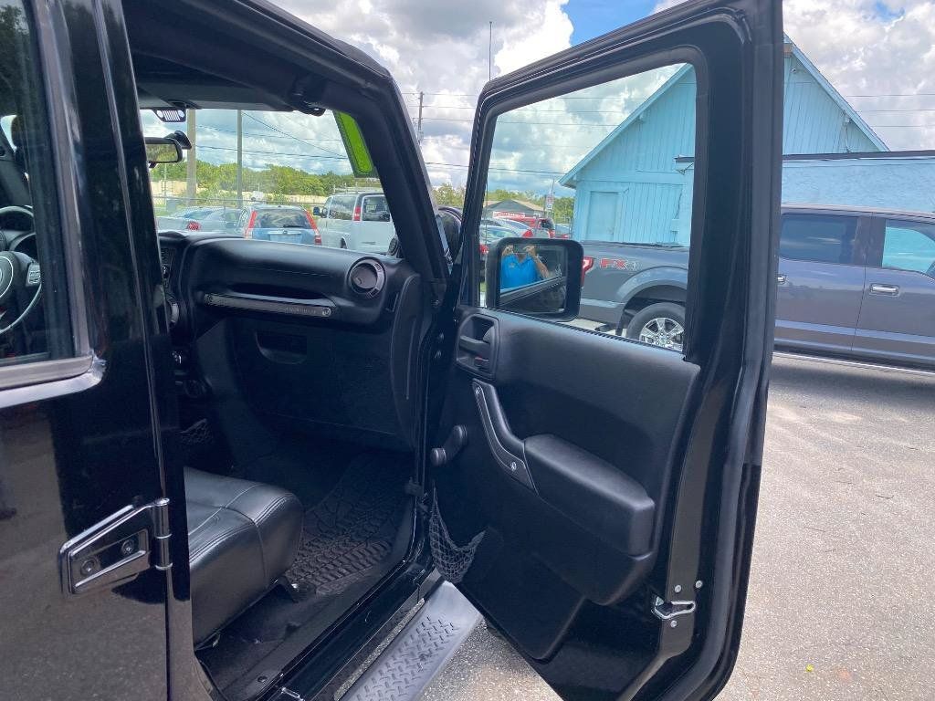 Used 2011 Jeep Wrangler Unlimited Sport w/ Connectivity Group AWD/4WD image 21