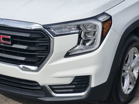 Used 2024 GMC Terrain SLE FWD image 7