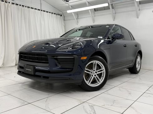 Certified 2022 Porsche Macan image 7