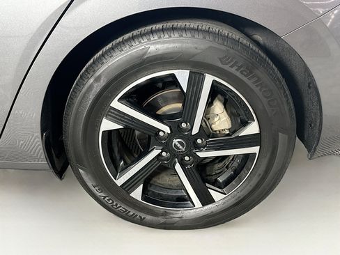 Used 2024 Nissan Sentra SV image 11