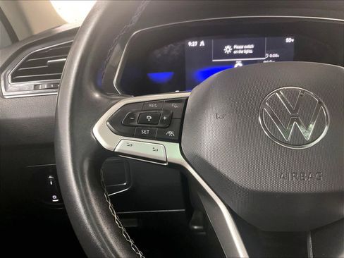 Used 2023 Volkswagen Tiguan SE image 23