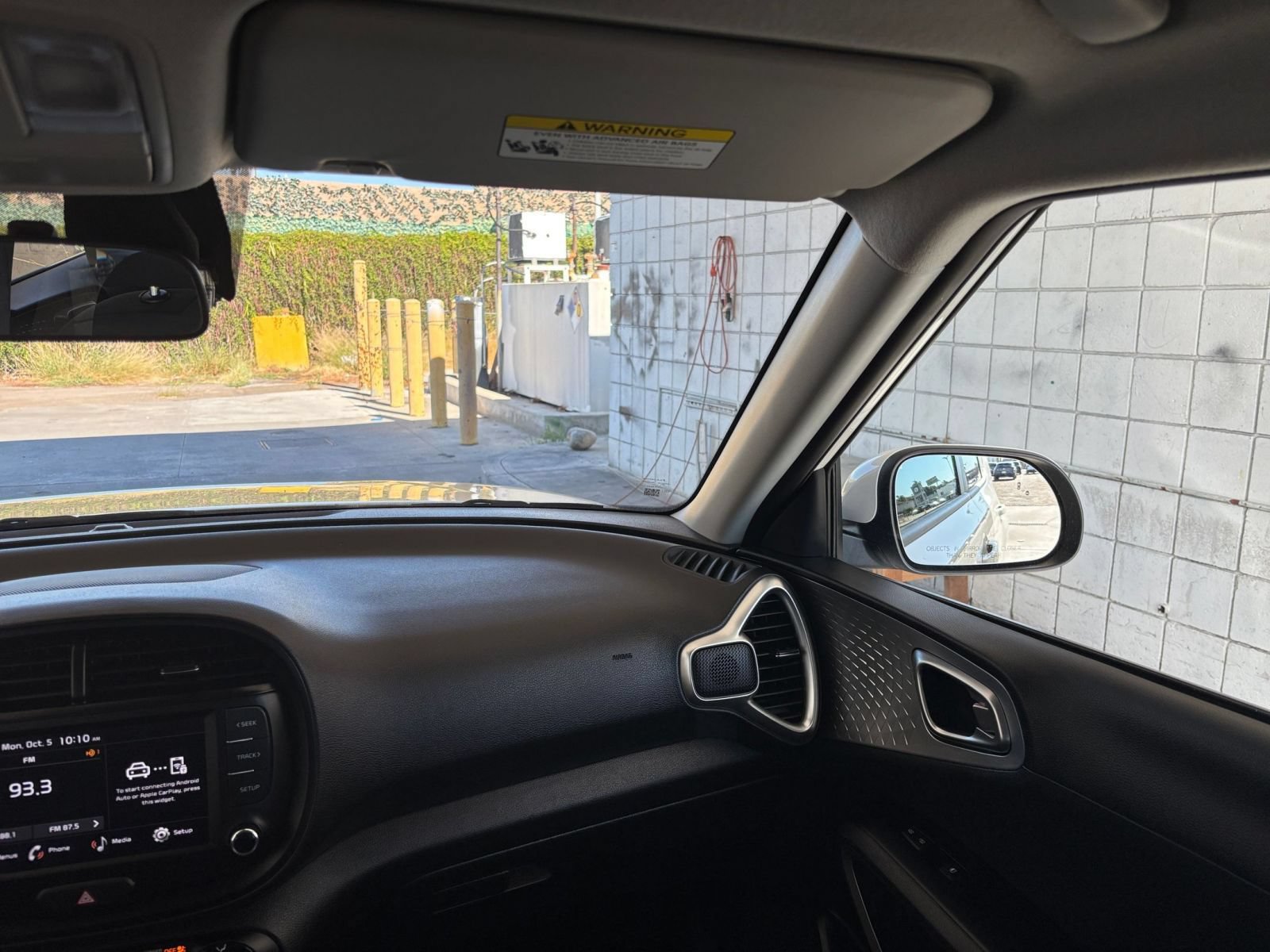 Used 2025 Kia Soul LX w/ LX Technology Package FWD image 32