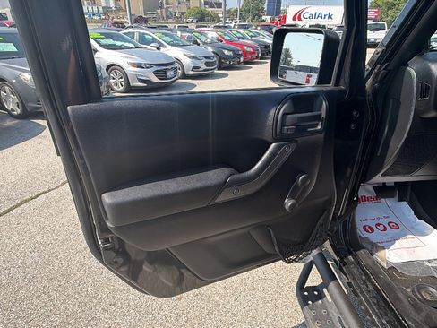 Used 2013 Jeep Wrangler Unlimited Sport w/ Connectivity Group AWD/4WD image 10