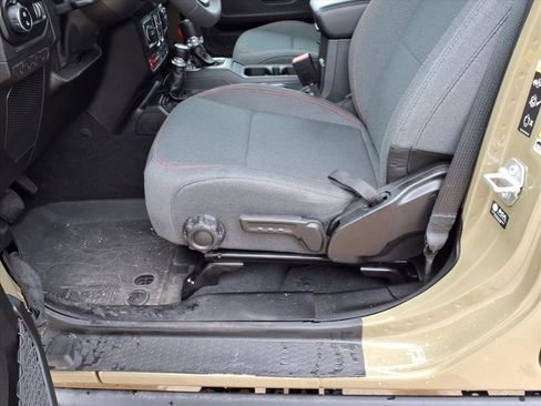 Used 2025 Jeep Gladiator Rubicon image 15