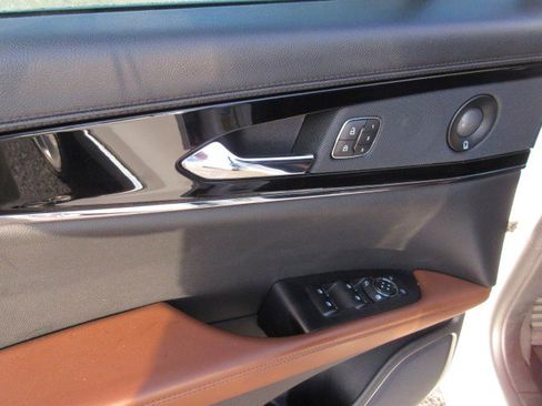 Used 2023 Lincoln Nautilus Reserve w/ Equipment Group 201A image 15