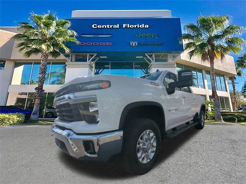 Used 2024 Chevrolet Silverado 2500 LT image 9