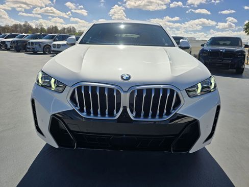 New 2026 BMW X6 xDrive40i w/ Climate Comfort Package image 2