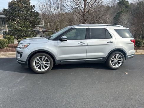 Used 2018 Ford Explorer Limited image 1