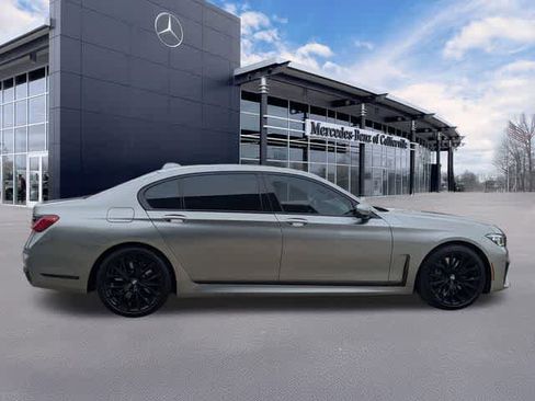 Used 2022 BMW 750i xDrive w/ Executive Package image 11