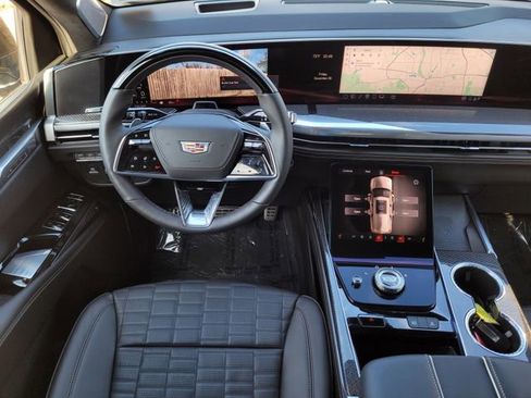 Used 2025 Cadillac Escalade V w/ LPO, ONYX Package image 11