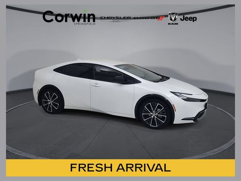 Used 2024 Toyota Prius XLE FWD image 1