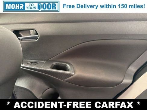 Used 2021 Nissan Versa SV FWD image 33