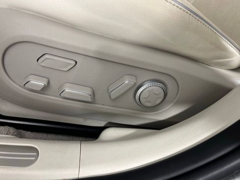 Used 2023 Genesis GV60 Advanced image 28